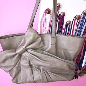 Cute Giant Bow Purse!